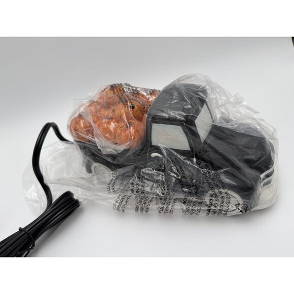 NEW Scentsy RARE Retired Black Retro Truck With Lights Warmer & Pumpkins Topper - Picture 4 of 6